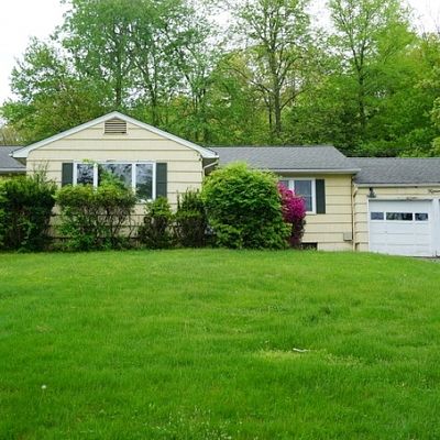 15 Raynor Rd, Morristown, NJ 07960