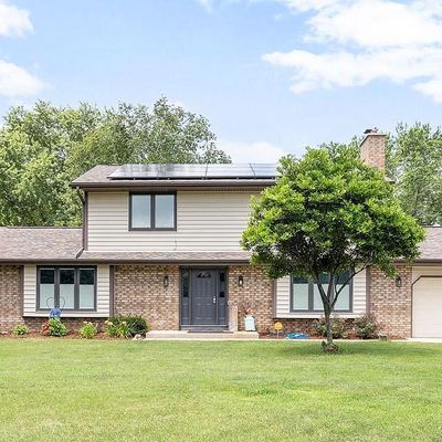 1325 Sunny Dale Court, Hubertus, WI 53033