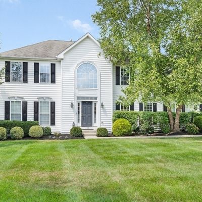 135 Evergreen Pl, Flemington, NJ 08822