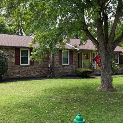 136 Lampley Ct, Goodlettsville, TN 37072