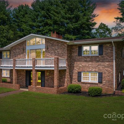 1378 Allie May Ln, Lenoir, NC 28645