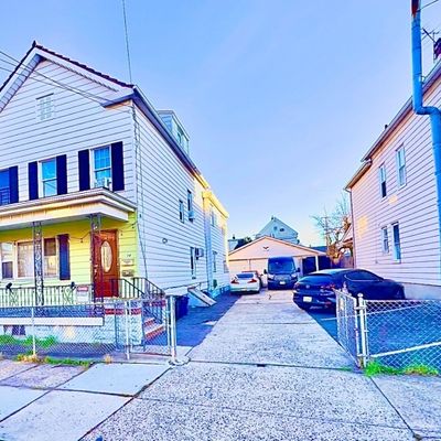 14 Niles St #2, Elizabeth City, NJ 07202