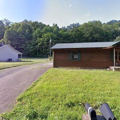 140 Bee Frk, Prestonsburg, KY 41653