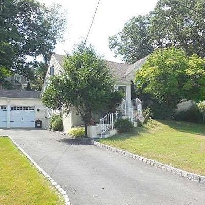 169 Oakwood Dr, Wayne, NJ 07470