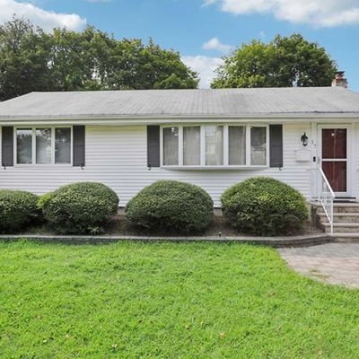 17 Dacotah Ave, Oakland, NJ 07436