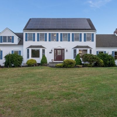 17 Litton Rd, Flemington, NJ 08822