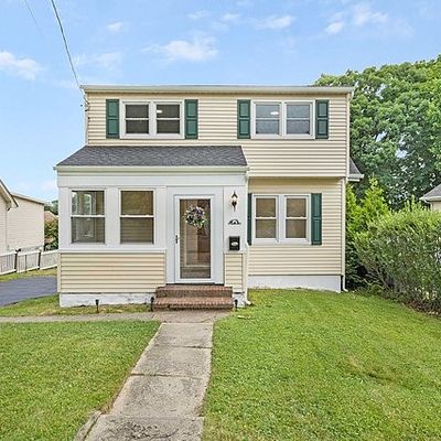 17 Parkway W, Caldwell, NJ 07006