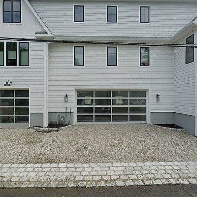 18 Channel Ave, Norwalk, CT 06854