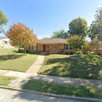 1813 Huntington Dr, Grand Prairie, TX 75051