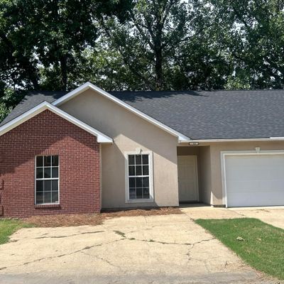 182 Kirkcauldy, Starkville, MS 39759