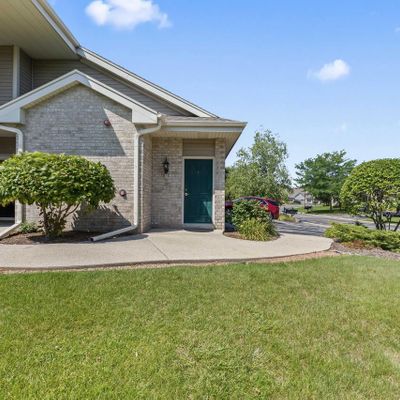 18625 Emerald Circle #E, Brookfield, WI 53045