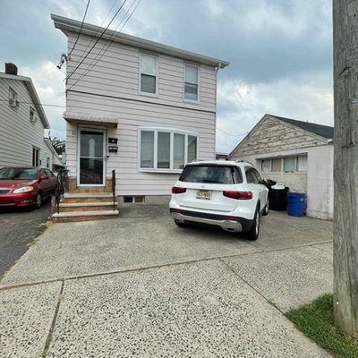 16 Liberty Ln, Lodi, NJ 07644