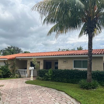 2001 N 41 St Ave, Hollywood, FL 33021