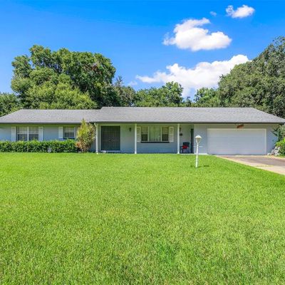 2010 Hollywood Dr, Leesburg, FL 34748