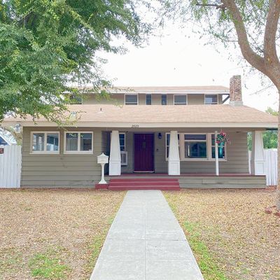 2020 B St, Bakersfield, CA 93301