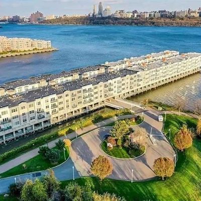 203 The Promenade, Edgewater, NJ 07020