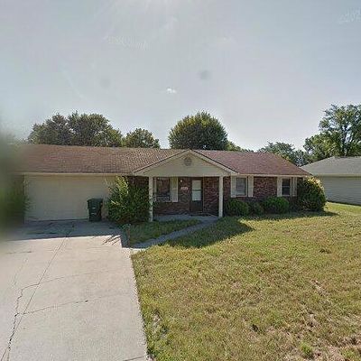 204 N Manngrove Ln, Muncie, IN 47303