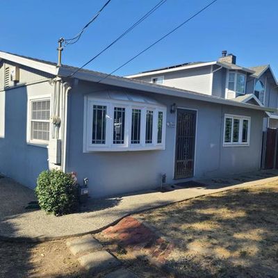 2044 Vivian St, Castro Valley, CA 94546