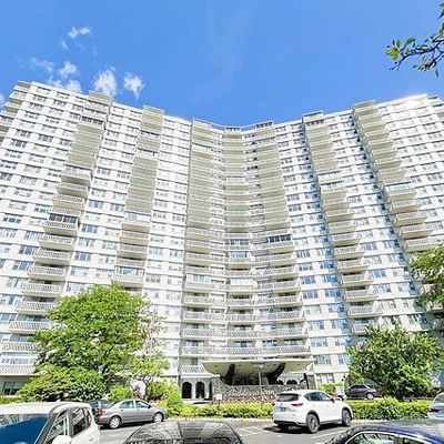 2100 Linwood Avenue #5 X, Fort Lee, NJ 07024