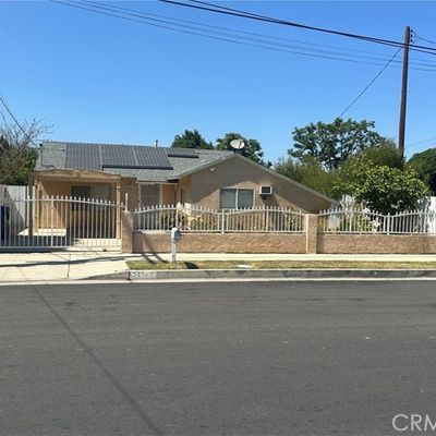 21051 Hart St, Canoga Park, CA 91303