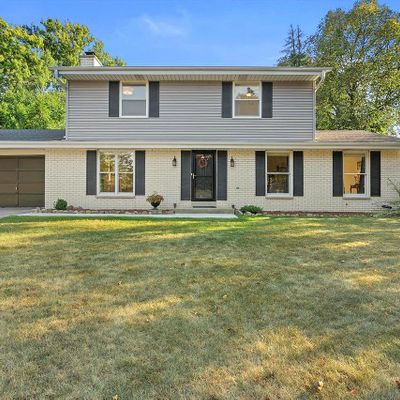 2121 Laura Ln, Waukesha, WI 53186