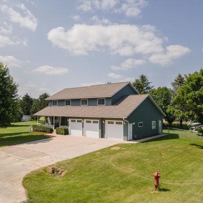 216 3 Rd Pl, Claremont, MN 55924