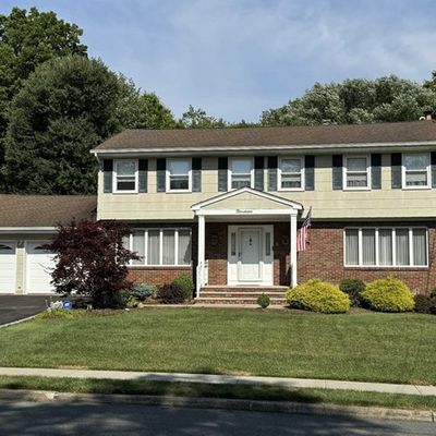 19 Knox Ter, Totowa, NJ 07512