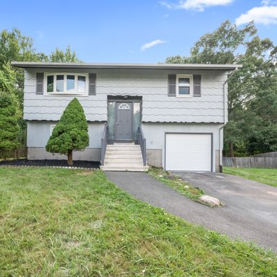 197 Lincolndale Dr, Waterbury, CT 06704