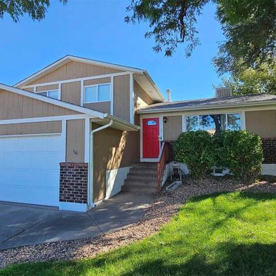 2 Briarwood Cir, Pueblo, CO 81005