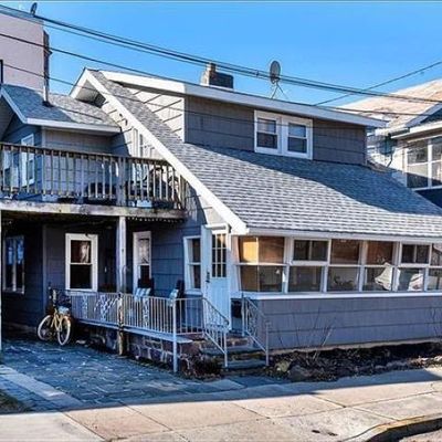 2 N Sacramento Ave, Ventnor City, NJ 08406