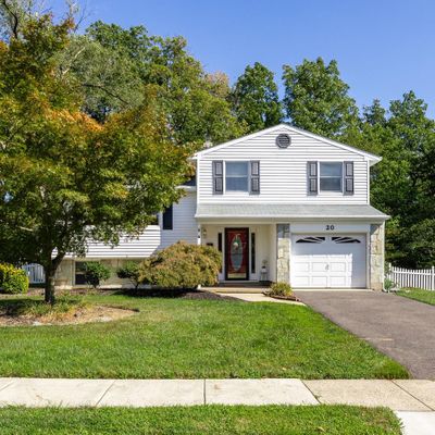 20 Flintstone Dr, Marlton, NJ 08053