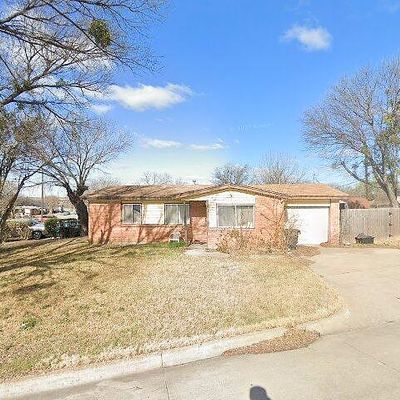 2340 Debra Court Dr, Fort Worth, TX 76112