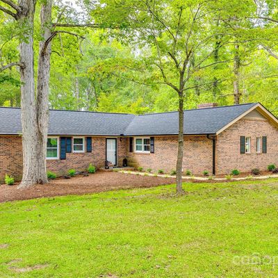 2478 Meadow Plaza Dr, Lancaster, SC 29720