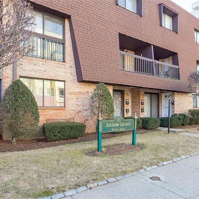 25 2 Nd St #B3, Stamford, CT 06905