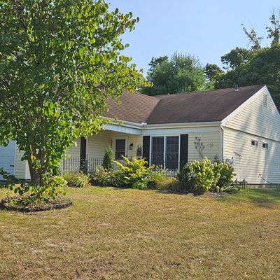 25 New Castle Dr, Southampton, NJ 08088