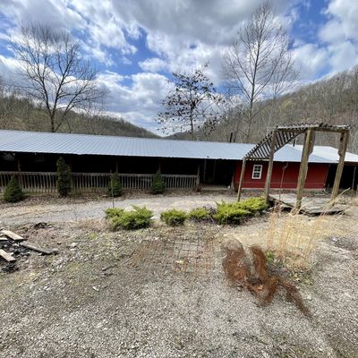 250 Possum Hollow Rd, Dowelltown, TN 37059