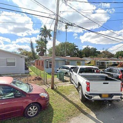 256 Nw 82 Nd Ter, Miami, FL 33150