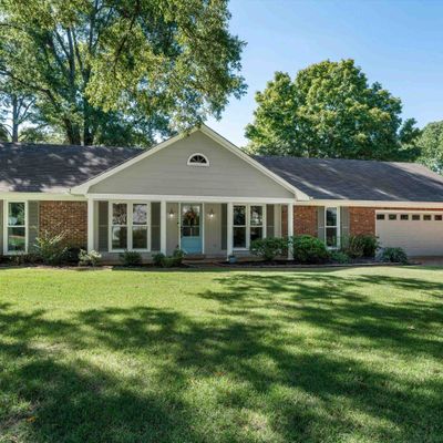 217 E Lawnwood Dr, Collierville, TN 38017