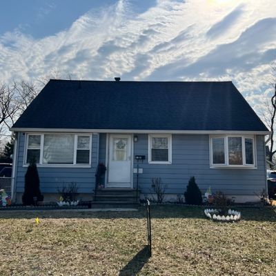 22 Independence Dr, Roselle, NJ 07203