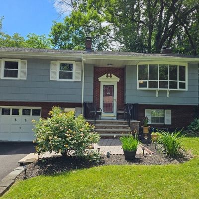 22 Woodland Trl, Hamburg, NJ 07419