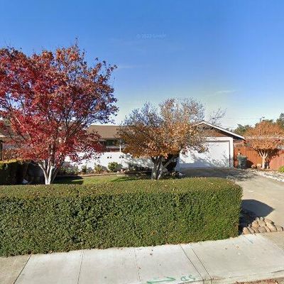 2207 Dover Ave, Fairfield, CA 94533