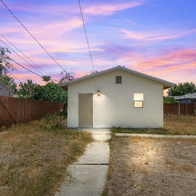 2227 1/2 Arlington Street, Bakersfield, CA 93305