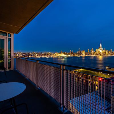 225 River St #2404, Hoboken, NJ 07030