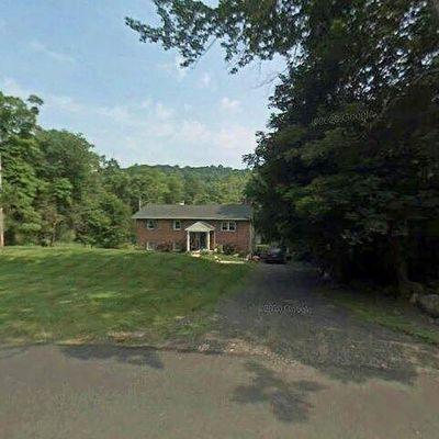 2817 Deep Creek Rd, Green Lane, PA 18054