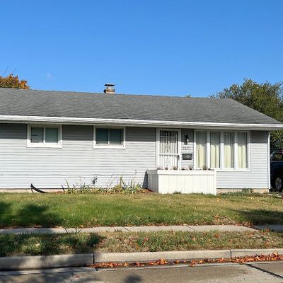 2826 Pinehurst Ave, Racine, WI 53403