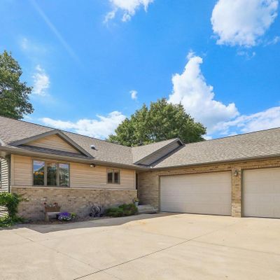 2912 Bluebird Dr, Portage, WI 53901