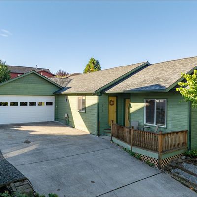 2913 Hazel Ave, Hood River, OR 97031