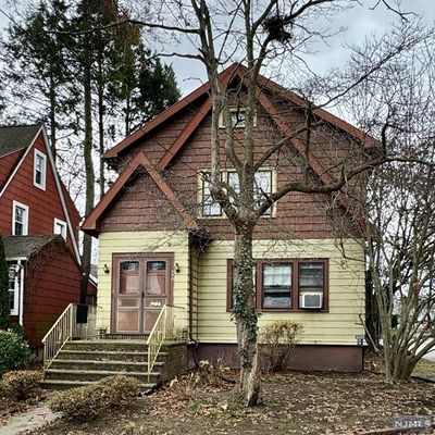 298 Farrant Ter, Teaneck, NJ 07666