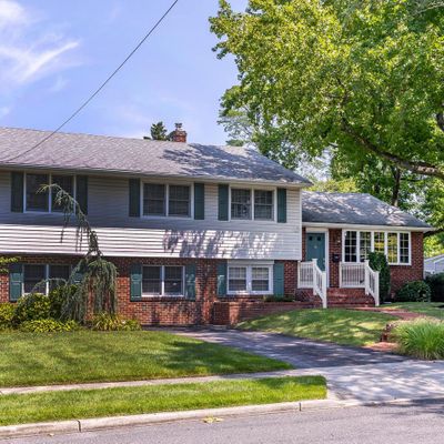 3 Brookfield Ct, Cherry Hill, NJ 08034