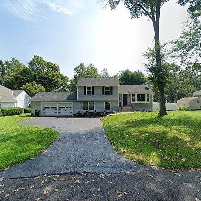 3 Pine Hill Rd, Cranbury, NJ 08512